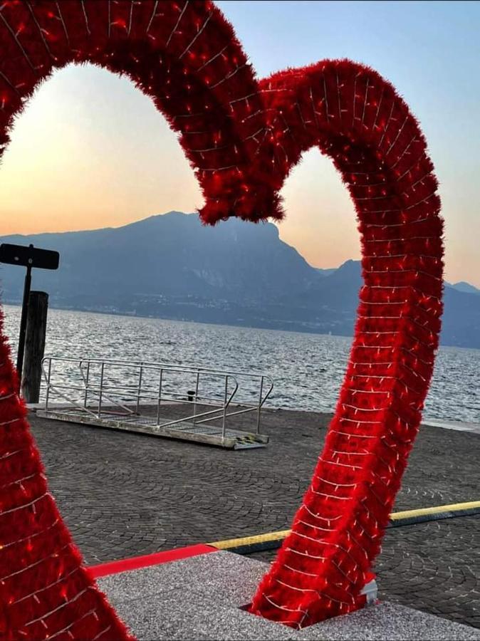Mahatma Residence Lake View ラツィーゼ エクステリア 写真